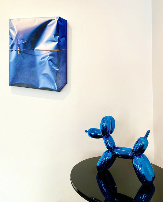 Balloon Dog bleu by Jeff Koons