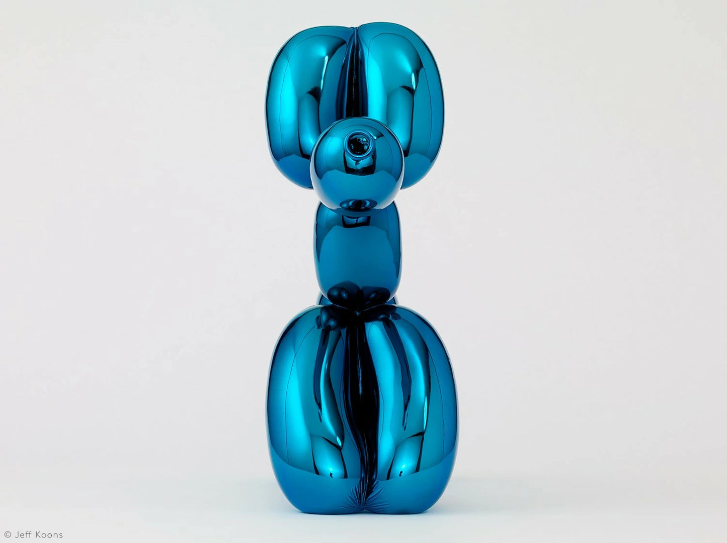 Balloon Dog bleu by Jeff Koons